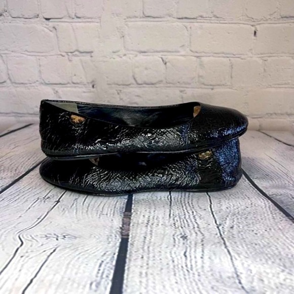 Tory Burch Shoes - Tory Burch T travel classic black crinkle patent leather ballet flat, sz 6